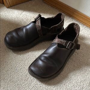 Women’s Chaco Pedshed, size 9, brown leather